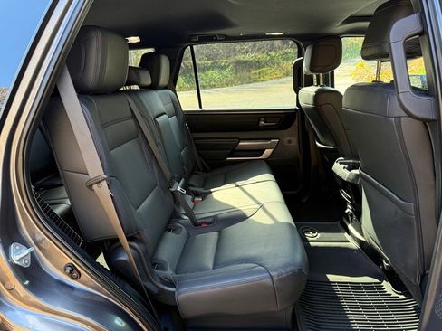 Used 2025 Toyota Sequoia SR5 image 23
