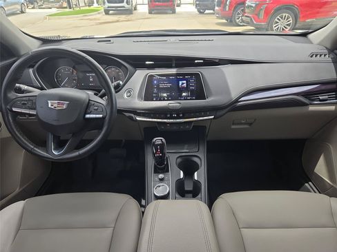 Certified 2023 Cadillac XT4 Luxury w/ Cold Weather Package FWD image 13