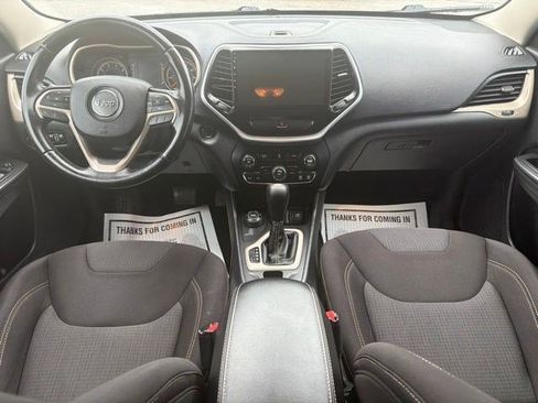 Used 2015 Jeep Cherokee Latitude AWD/4WD image 25