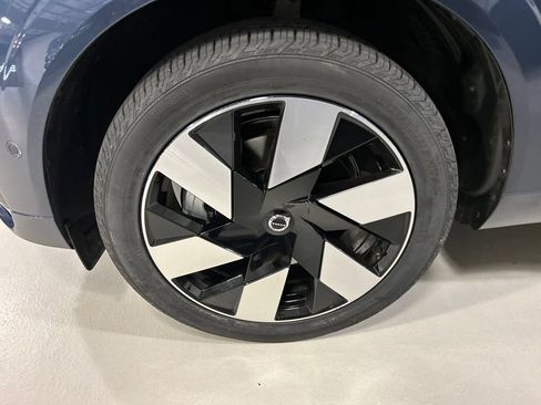 Certified 2024 Volvo XC60 T8 Ultimate w/ Climate Package AWD/4WD image 10