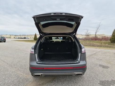 Used 2023 Lincoln Nautilus AWD w/ Premium Package image 10