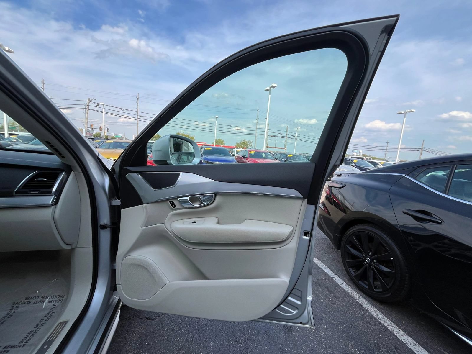 Used 2016 Volvo XC90 T6 Momentum AWD/4WD image 53