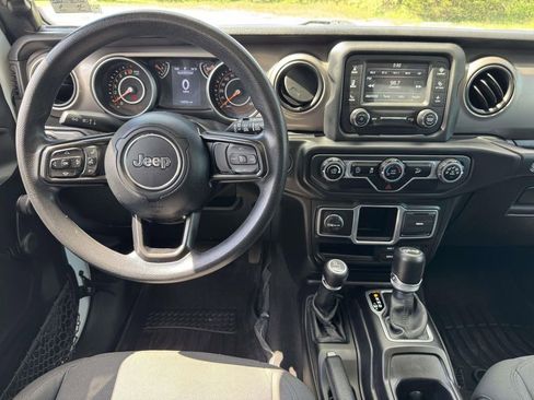 Used 2018 Jeep Wrangler Unlimited Sport AWD/4WD image 16