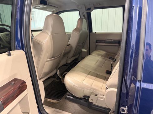 Used 2010 Ford F250 Lariat image 7