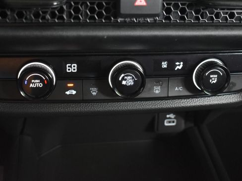 Used 2025 Honda HR-V LX image 26