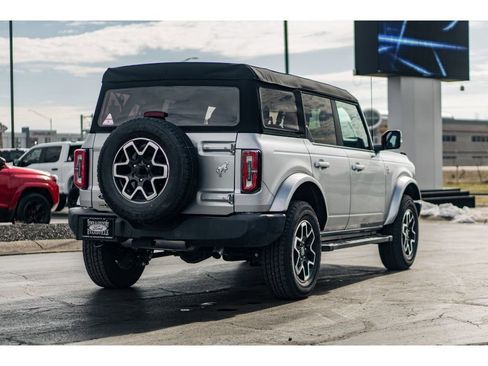 Used 2024 Ford Bronco Outer Banks image 4