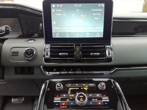 Used 2019 Lincoln Navigator Reserve image 21