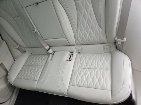 Used 2023 Buick Envision Avenir image 31