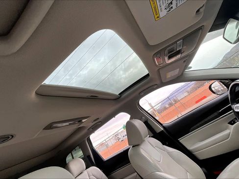 Used 2023 Kia Telluride SX image 14