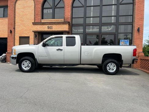 Used 2008 Chevrolet Silverado 2500 LT w/ 1LT Convenience Package AWD/4WD image 4