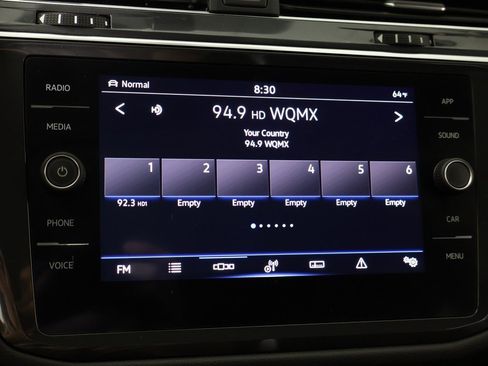 Used 2021 Volkswagen Tiguan SE w/ Panoramic Sunroof Package image 45