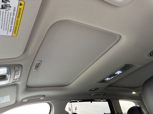 Used 2024 Kia Telluride SX image 37