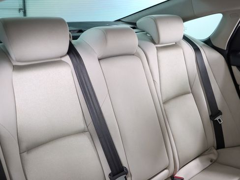 Used 2018 Honda Accord EX image 28