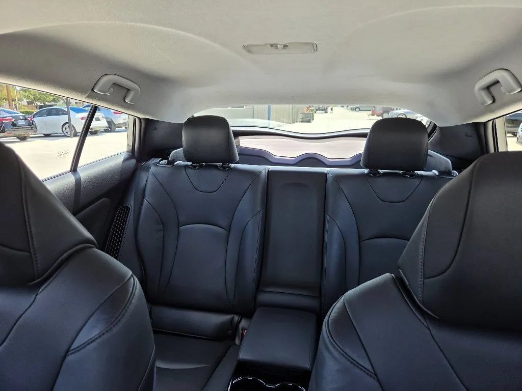 Used 2017 Toyota Prius Prime Advanced FWD image 40