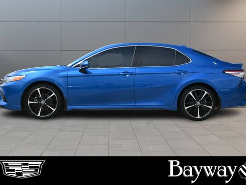 Used 2020 Toyota Camry XSE FWD image 5