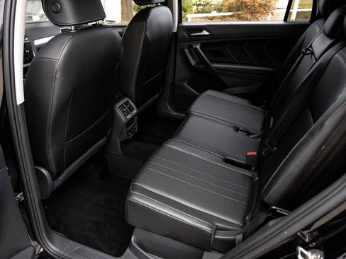 Used 2022 Volkswagen Tiguan SE image 53