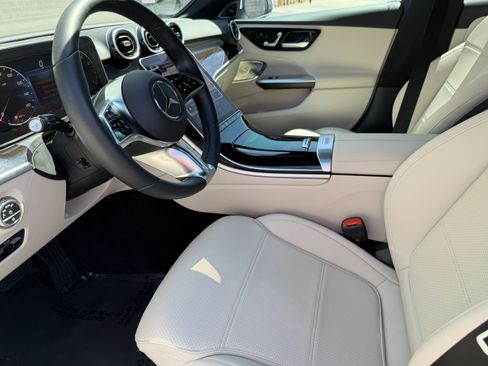 Used 2024 Mercedes-Benz C 300 4MATIC Sedan image 4