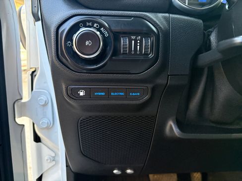 Used 2021 Jeep Wrangler Unlimited Rubicon 4xe w/ Steel Bumper Group image 24