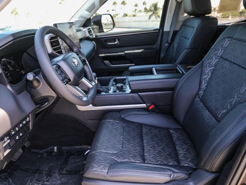 Used 2024 Toyota Tundra Limited AWD/4WD image 17