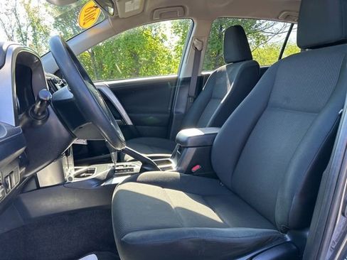 Used 2018 Toyota RAV4 LE w/ All Weather Liner Package AWD/4WD image 10