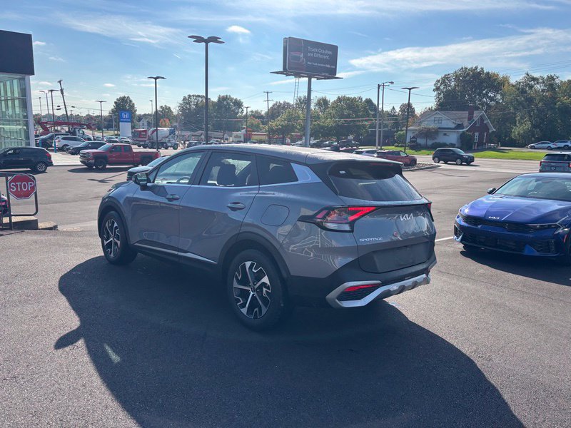 Used 2023 Kia Sportage EX FWD image 6
