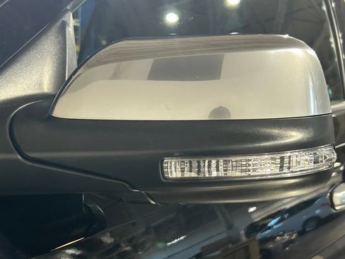 Used 2017 Ford Explorer Platinum AWD/4WD image 18