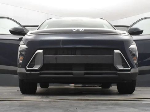 Used 2025 Hyundai Kona SEL FWD image 11