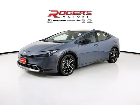 Used 2024 Toyota Prius Limited w/ Limited Premium Package image 3