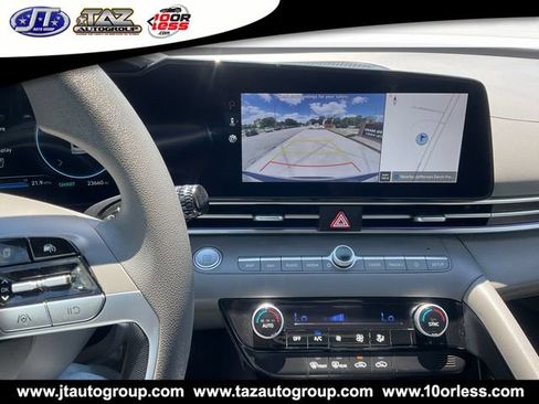 Used 2024 Hyundai Elantra SEL FWD image 20