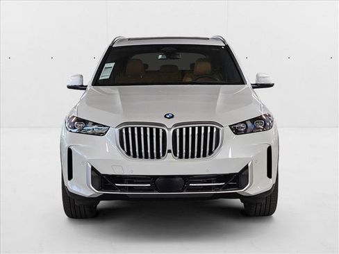 Used 2026 BMW X5 sDrive40i w/ Parking Assistance Package image 2