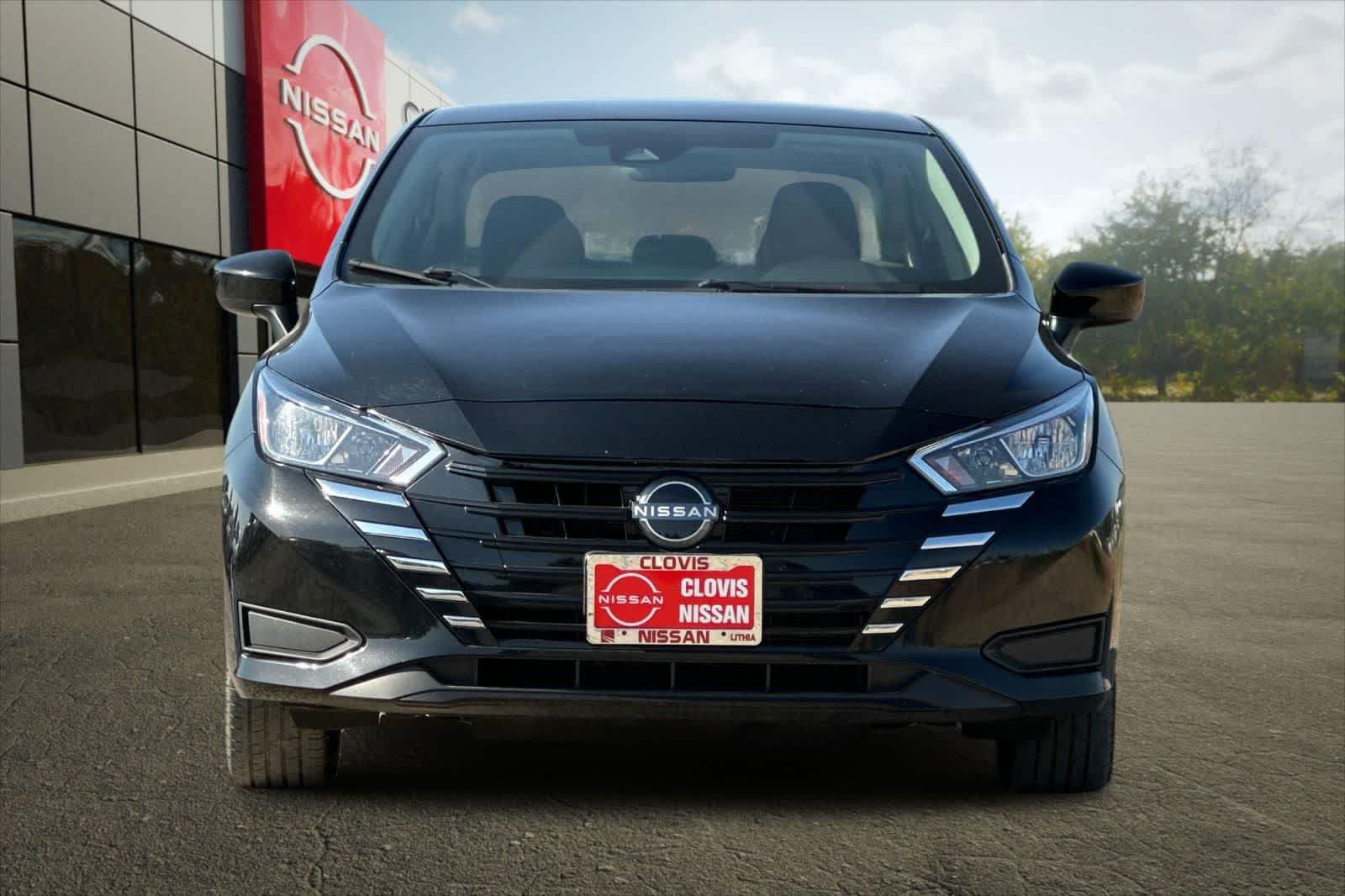 Used 2023 Nissan Versa SV FWD image 11