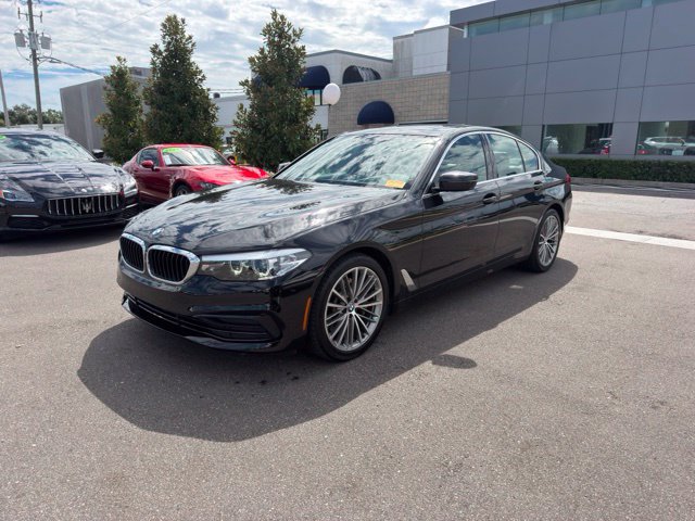 Used 2020 BMW 530i w/ Premium Package RWD image 2