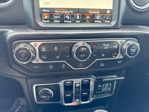 Used 2021 Jeep Gladiator Overland w/ Popular Equipment Package AWD/4WD image 17