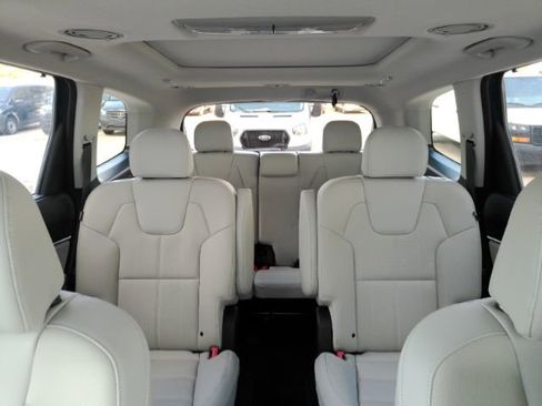 Used 2024 Kia Telluride SX w/ Towing Package image 37