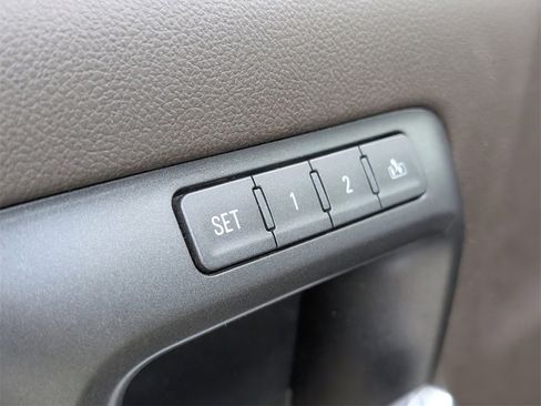 Used 2018 GMC Sierra 1500 SLT w/ Enhanced Driver Alert Package image 19