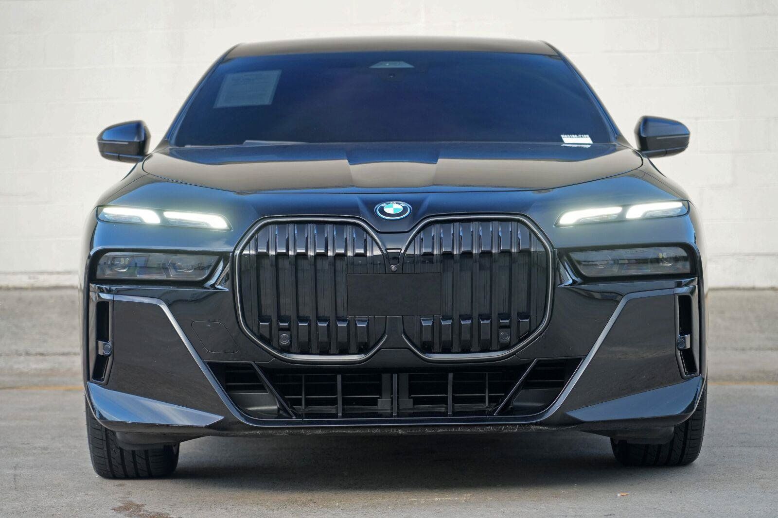 Used 2024 BMW i7 eDrive50 w/ M Sport Package RWD image 7