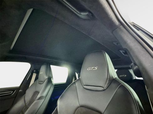 Used 2022 Porsche Cayenne GTS AWD/4WD image 14