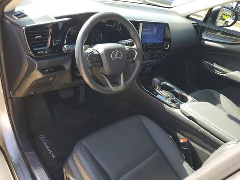 Used 2023 Lexus NX 250 FWD w/ Towing Package (2000 Lbs) image 4