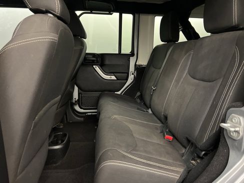 Used 2016 Jeep Wrangler Unlimited Sahara w/ Dual Top Group image 25