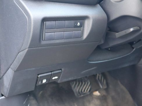 Used 2023 Nissan Kicks SR w/ SR Premium Package FWD image 22