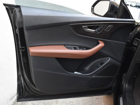 Used 2021 Audi Q8 Premium Plus image 18