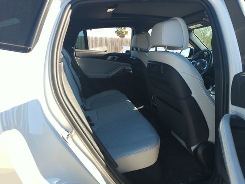 Used 2023 BMW X6 xDrive40i w/ Executive Package image 18