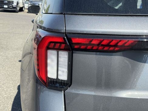 New 2026 Ford Explorer Active w/ Active Comfort Package AWD/4WD image 11