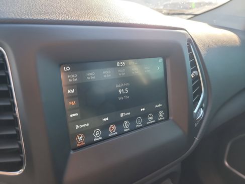 Used 2020 Jeep Compass Latitude FWD image 20