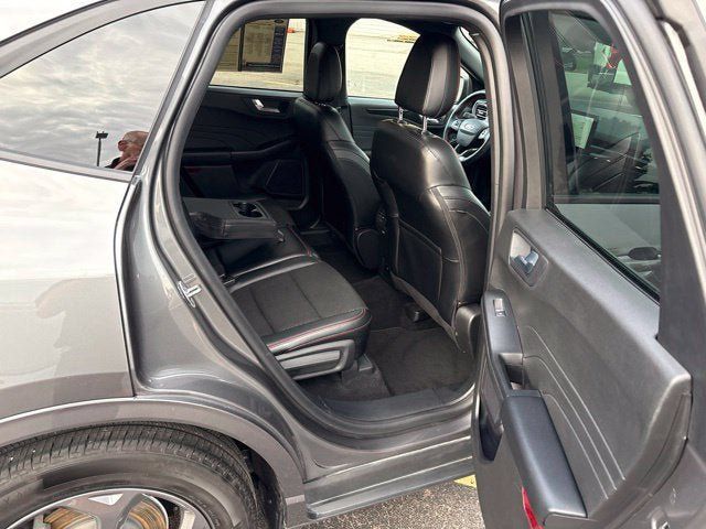 Used 2024 Ford Escape ST-Line w/ Tech Pack #1 AWD/4WD image 11