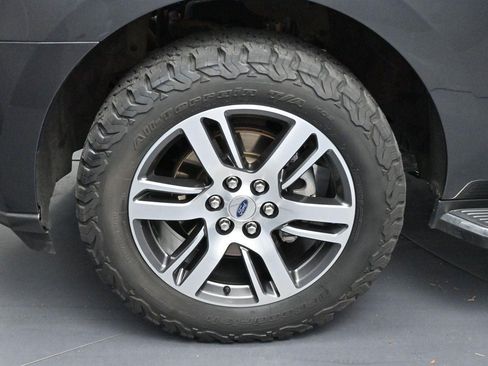 Used 2022 Ford Expedition Limited AWD/4WD image 43