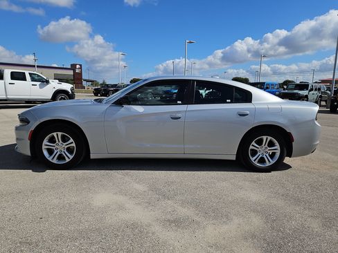 Used 2023 Dodge Charger SXT RWD image 6