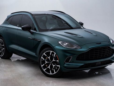 Used 2022 Aston Martin DBX image 3