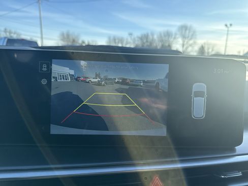 Used 2024 Kia Sorento S image 24