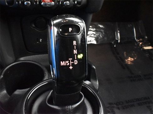 Used 2020 MINI Cooper 2-Door Hardtop w/ Storage Package image 10